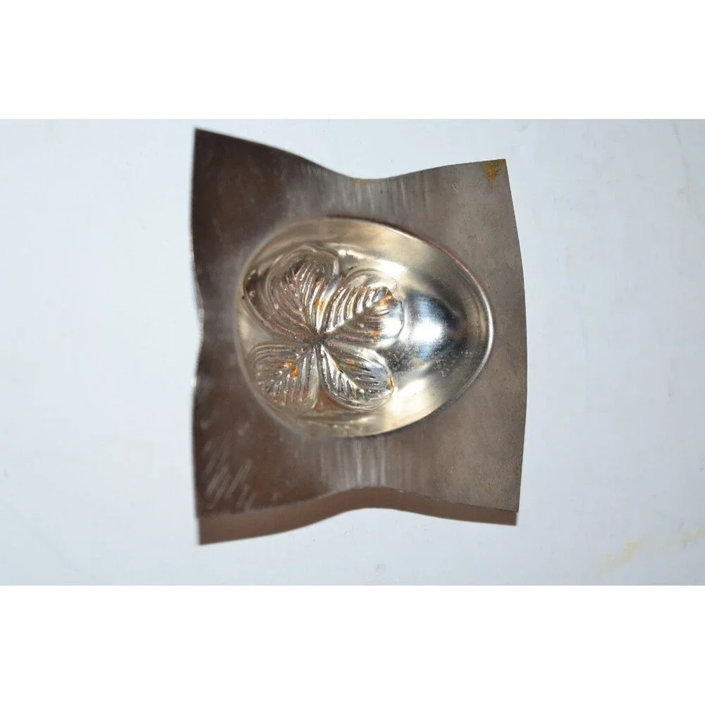 Vtg Chocolate Mold Easter Egg HALF Four Leaf‎ Lucky Clover St. Patrick's Day